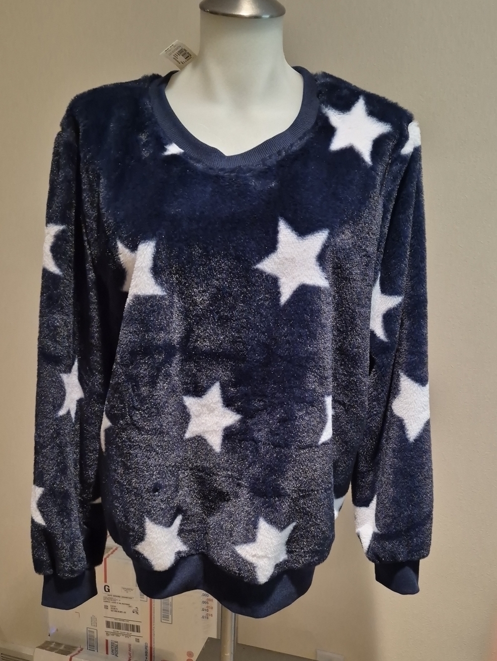 No Boundaries Navy and White Star Plush Crewneck Sweater, Size XL, NWT, Furry